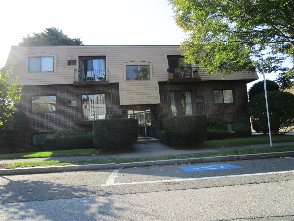 26 chestnut street #16 in Wakefield
