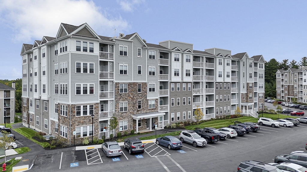 320 Martins Landing #209 in North Reading