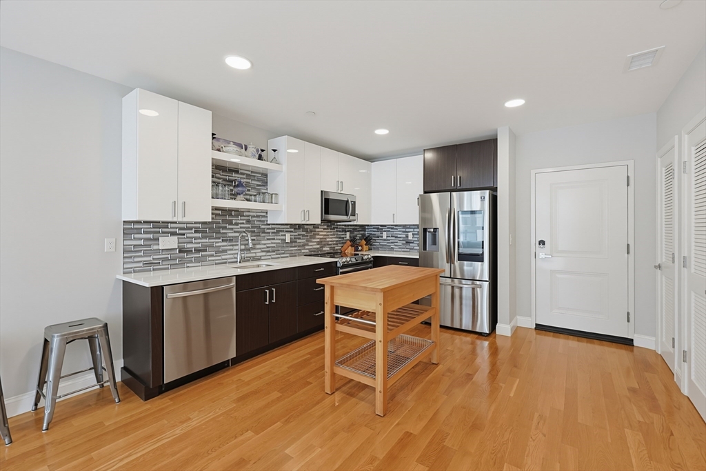 10 Taber #206 in Roxbury