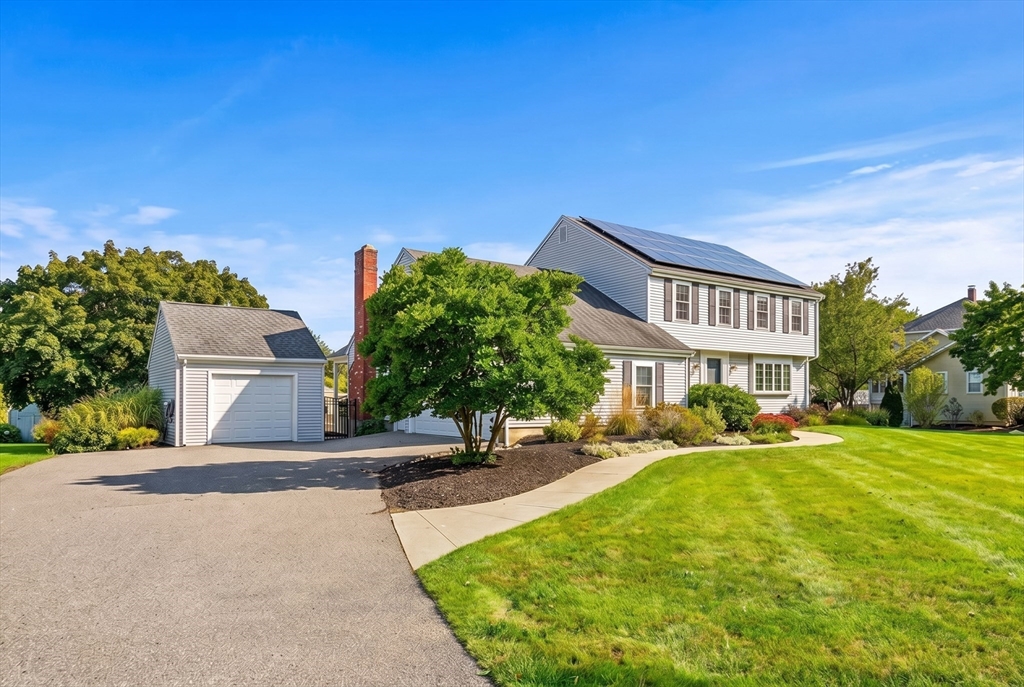 6 Turner Dr in North Reading