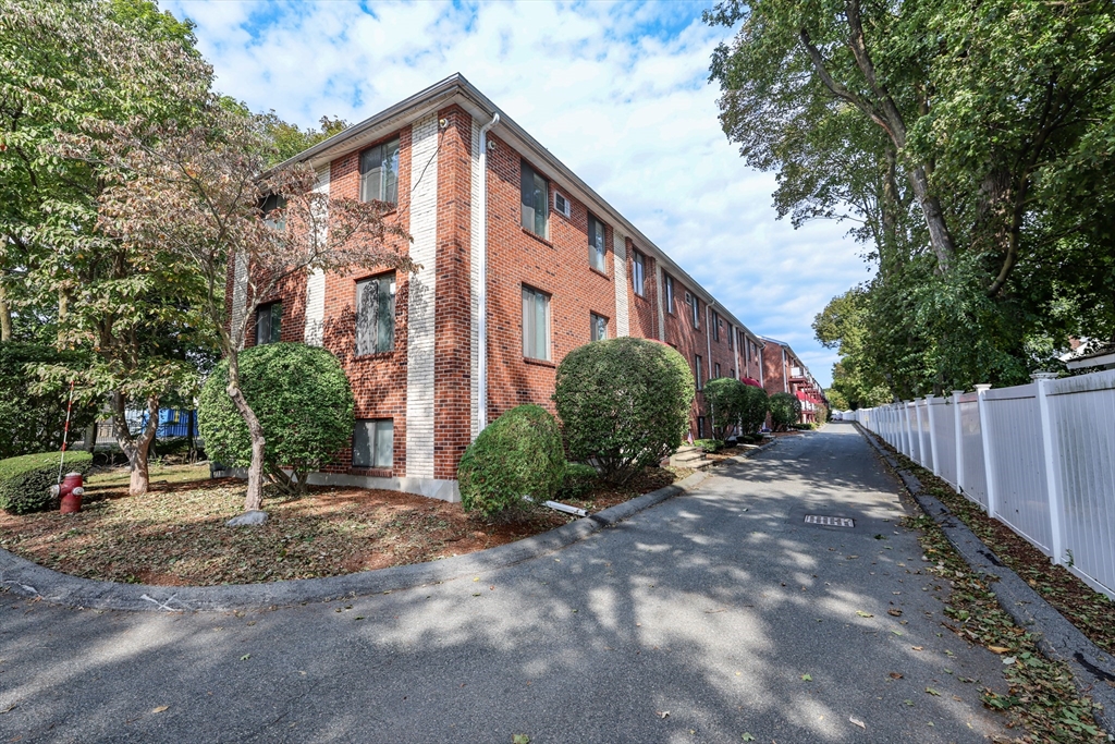 3 Richardson St. #B4 in Wakefield