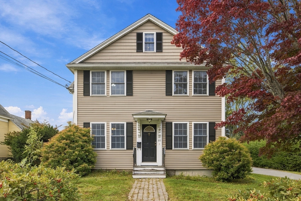 80 Grove St in Hopkinton