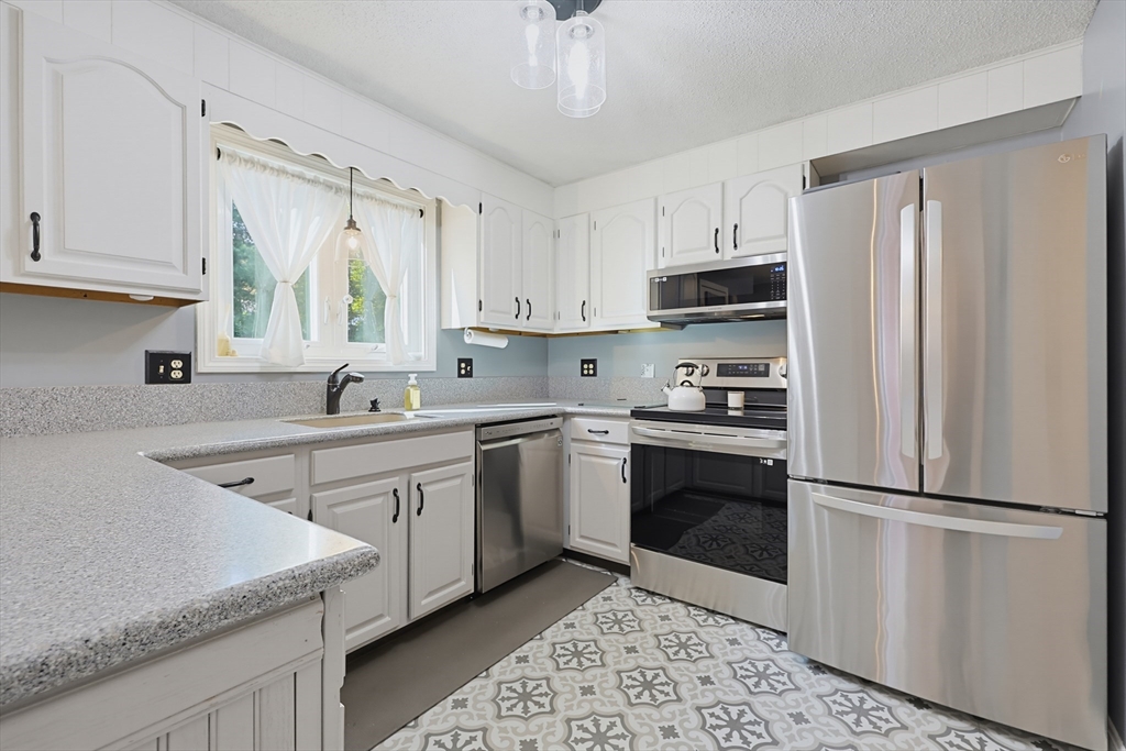 12 Marywood #B in Uxbridge