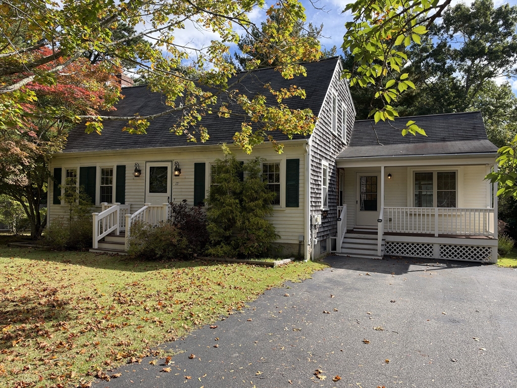 15 Plantation Rd in Plymouth