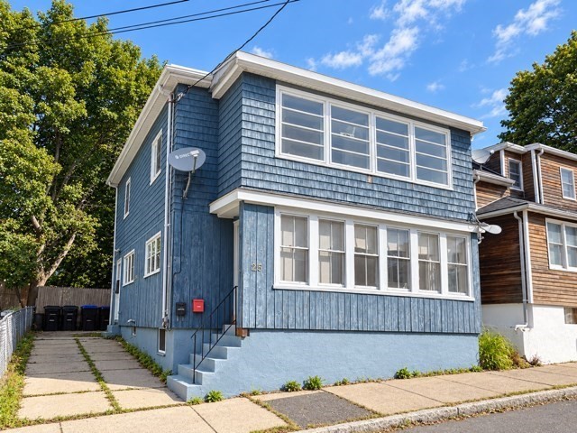 25 Home St in Beverly