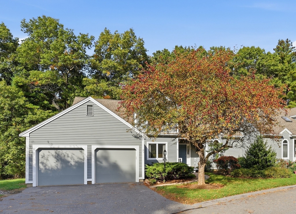 14 Windingwood Ln #14 in Acton