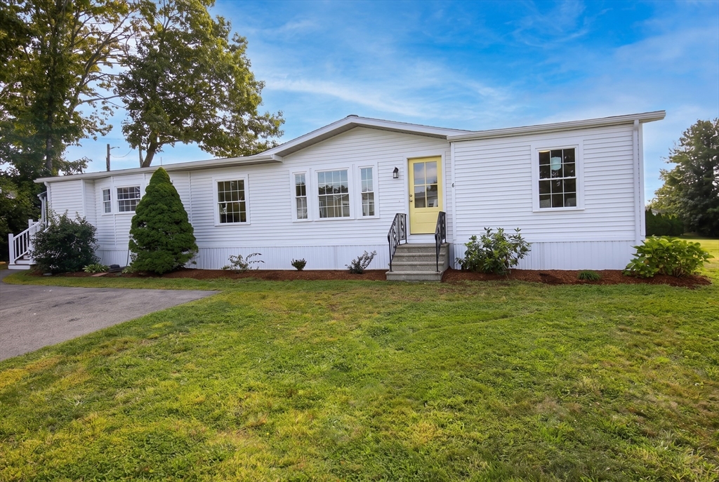 6 Emerald Pl in Raynham