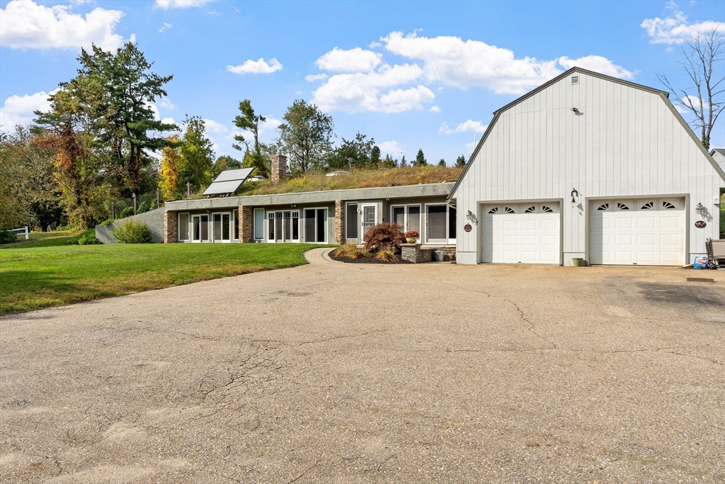 137 Princeton Rd in Sterling