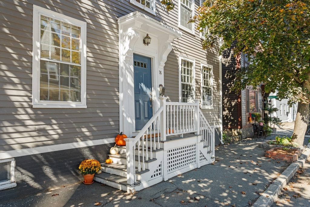 76 Federal in Newbury