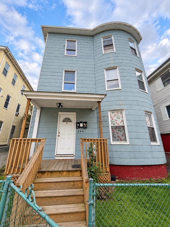 31 Suffield St in Worcester