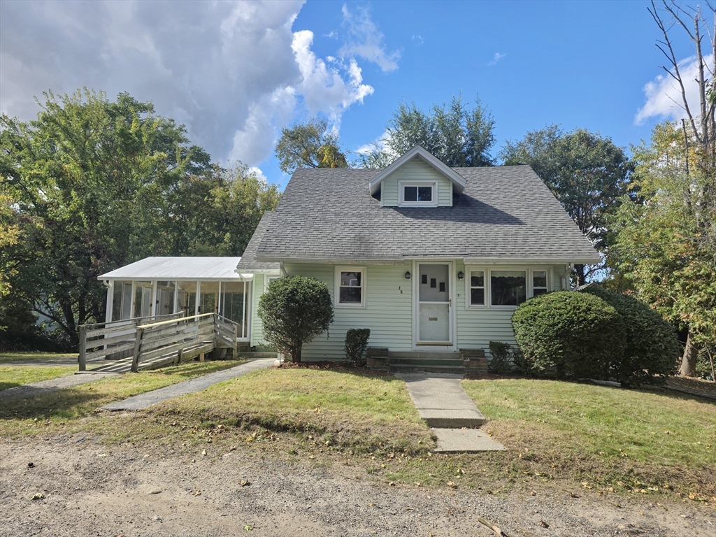 25 Barrett Ave in Worcester