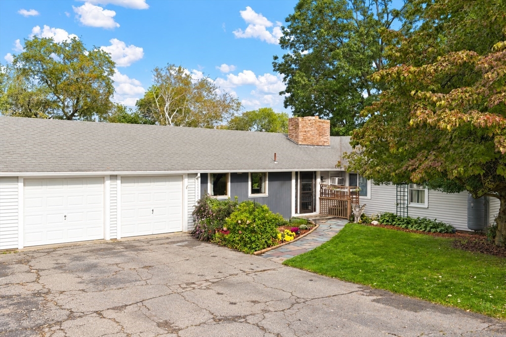 8 Bloomfield Ave in Middleboro