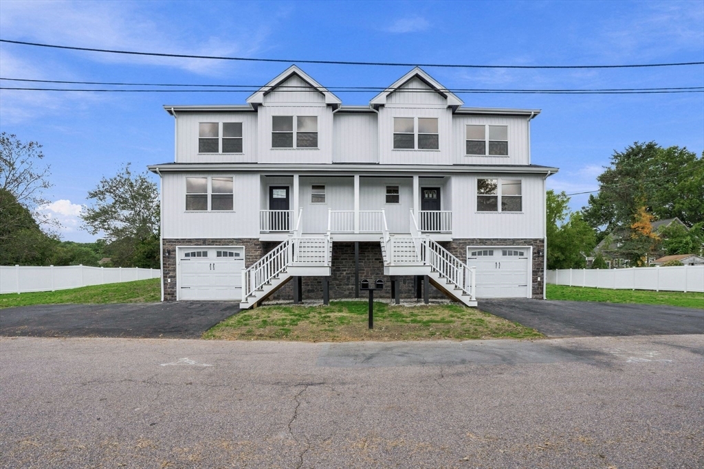 2120 Water St #1 in Dighton