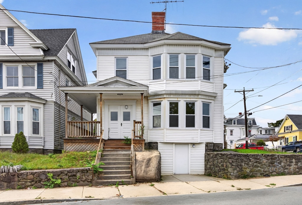 16 Berkeley St in Lawrence
