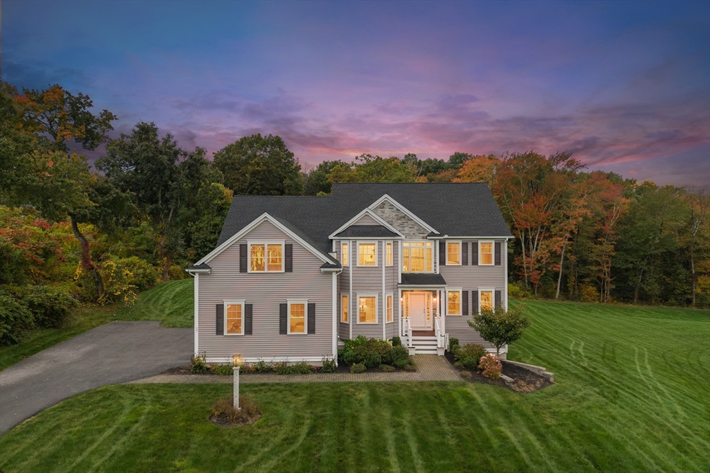 17 Chamberlain Rd in Westford