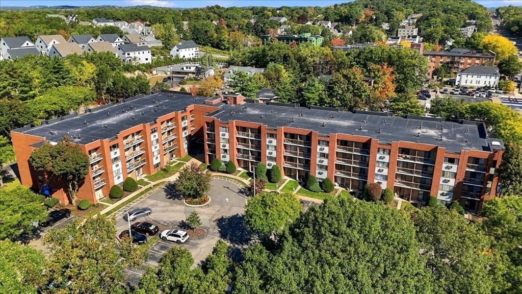 4975 Washington St #310 in West Roxbury