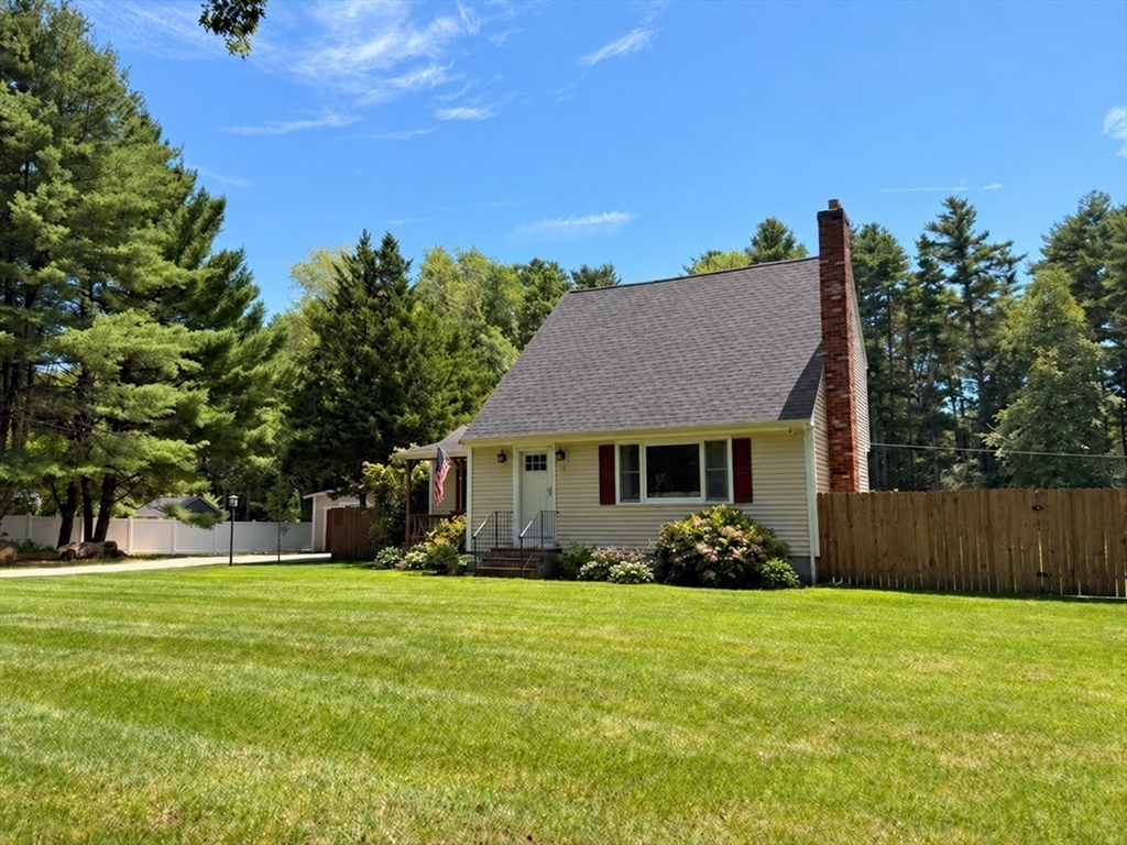 35 Beach St in Middleboro