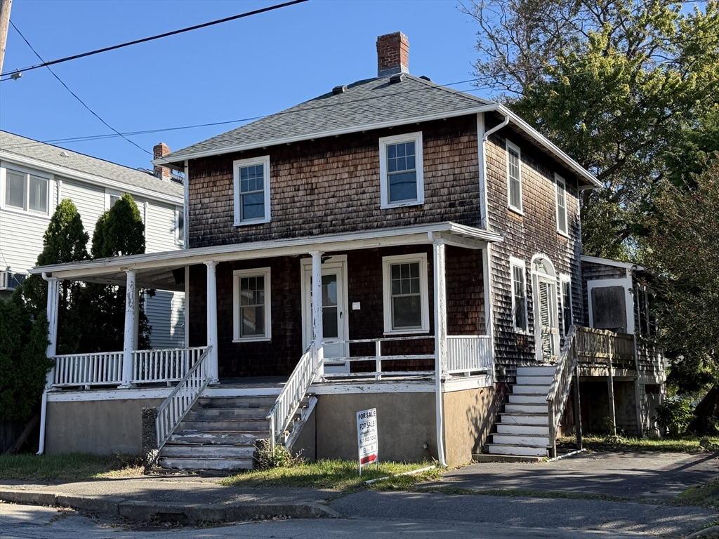 44 Central Ave in Hull
