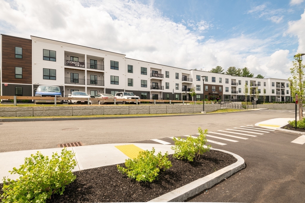 203 Lowell St. #220 in Wilmington