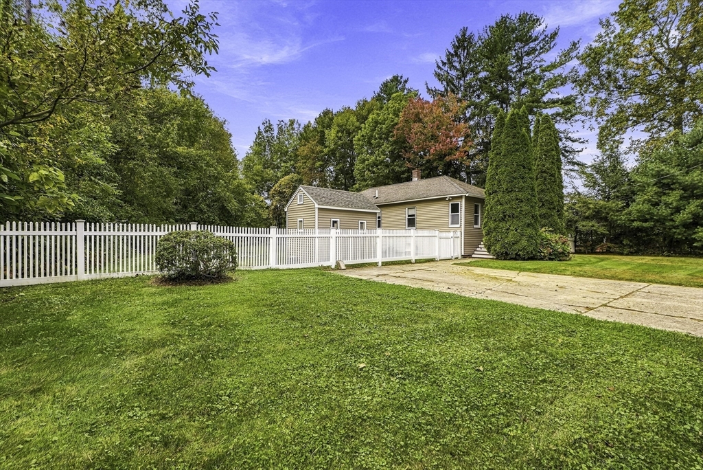 24 Washington Street in Mendon