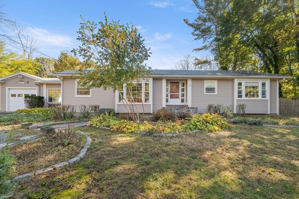 335 Essex Ave in Gloucester