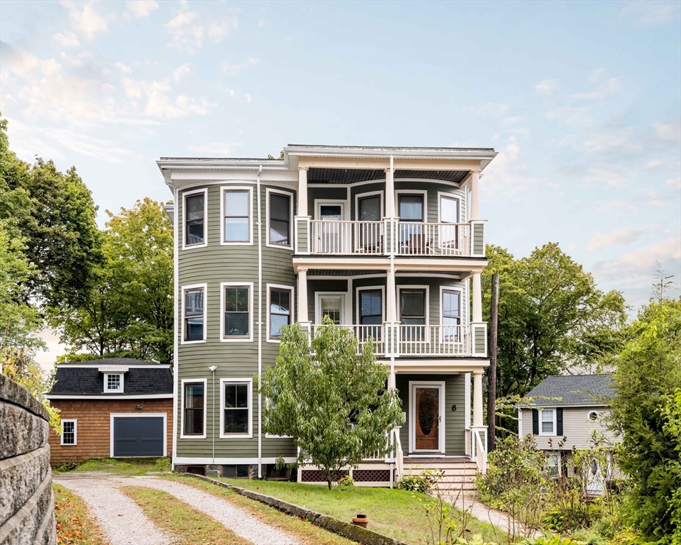 8 Pine St #2 in Hyde Park