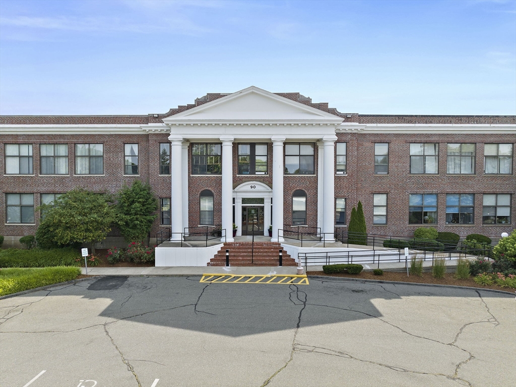 90 Sea St #120 in North Weymouth