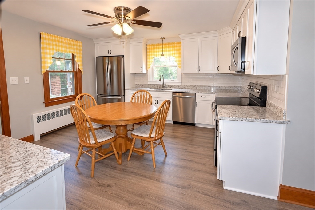 46 Litchfield Ave in Dracut