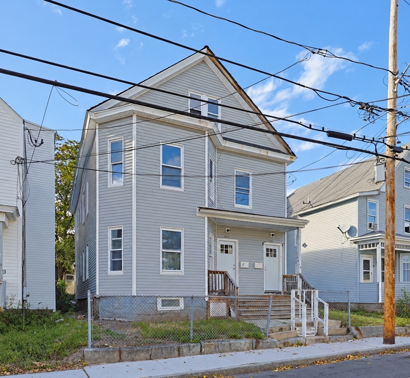 161 Smith St in Lowell