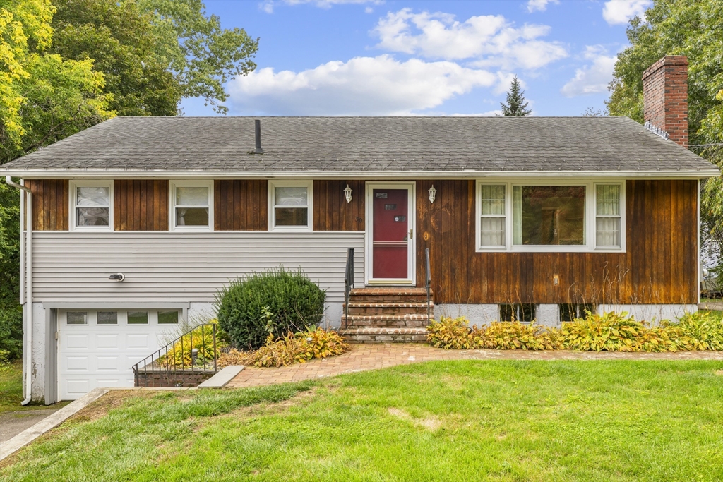 30 Lee Rd in Dracut