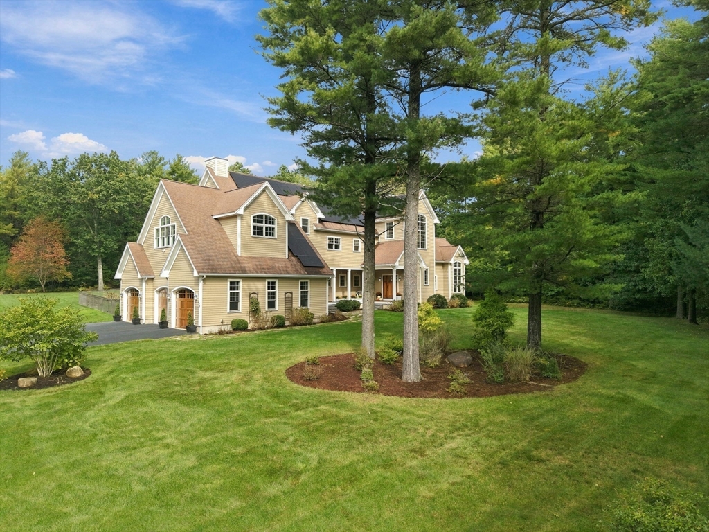 20 Hillside Ln in Duxbury