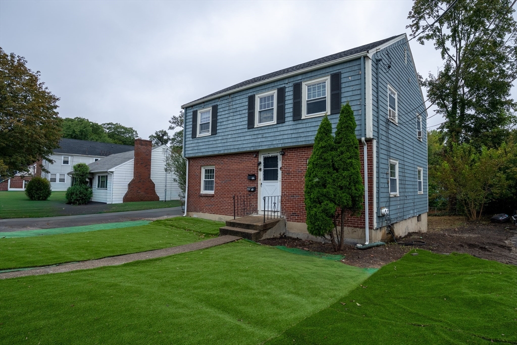 715-717 Boylston St in Newton Highlands