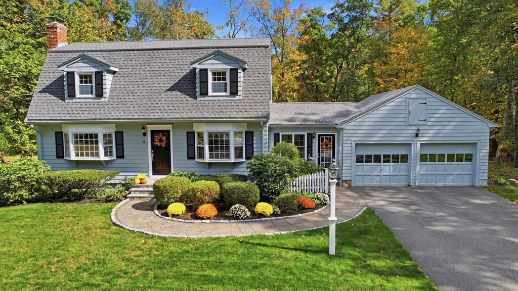 19 Evergreen Rd in Acton