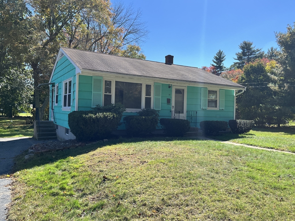 41 Dudley Ave in Whitinsville