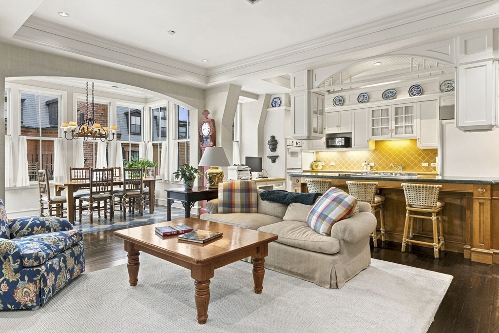 21-23 Marlborough Street #4 in Boston