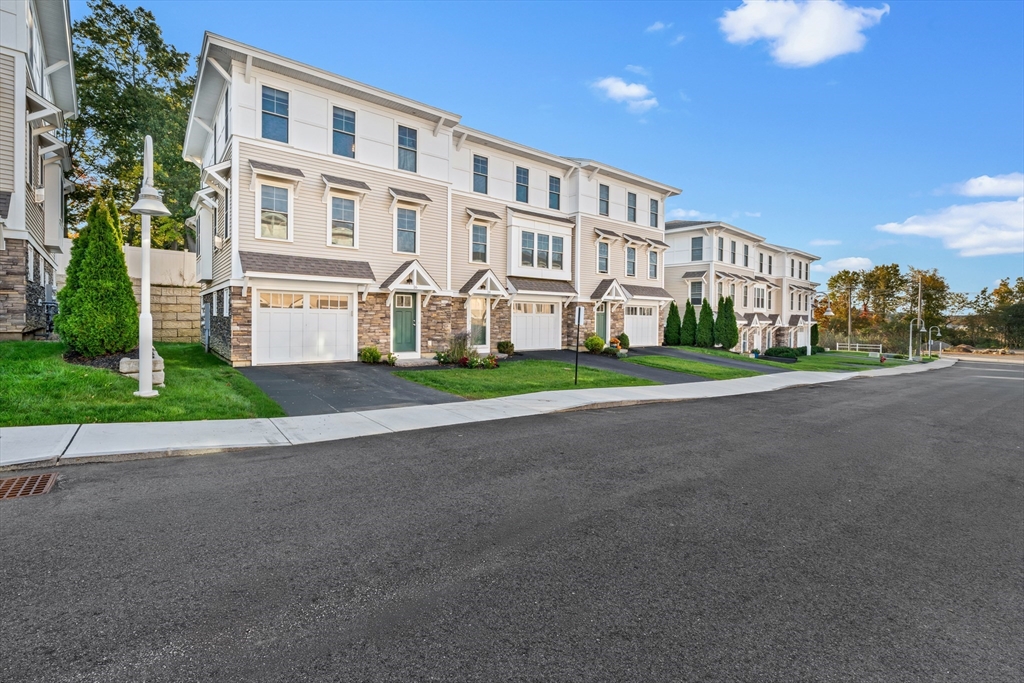 16 Hines Way #16 in Newburyport