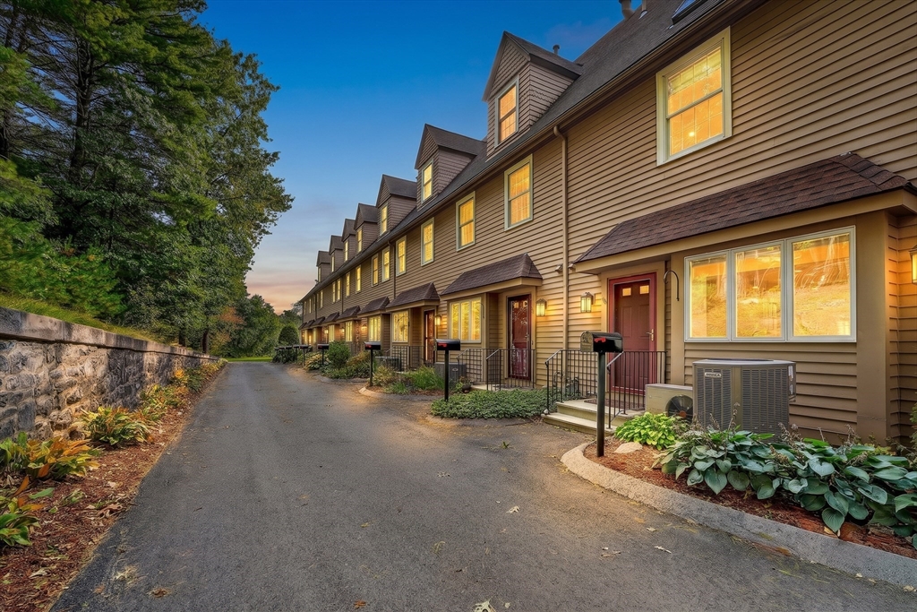 96 Sweetwater Ave #9 in Bedford