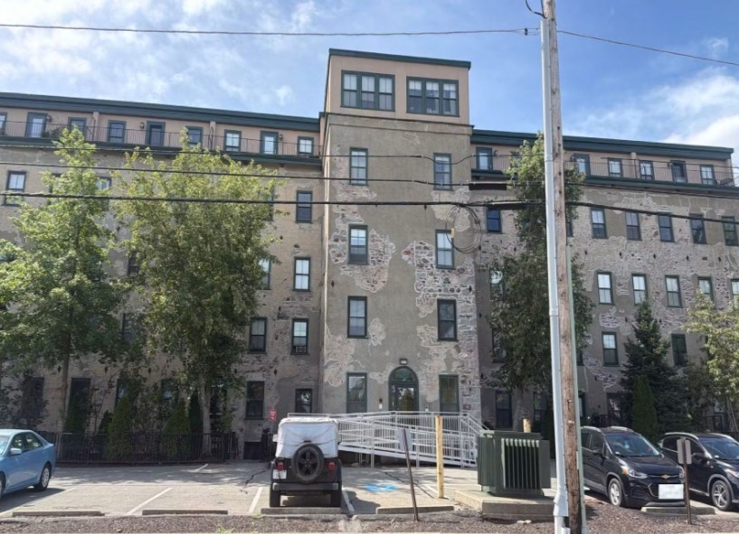 426 Mount Hope St #508 in North Attleboro