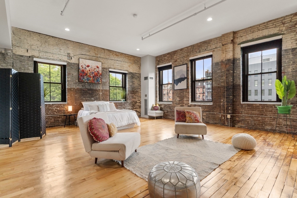 70-72 Northampton St #200-1 in Boston