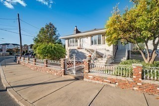 21 Annese Rd in Chelsea