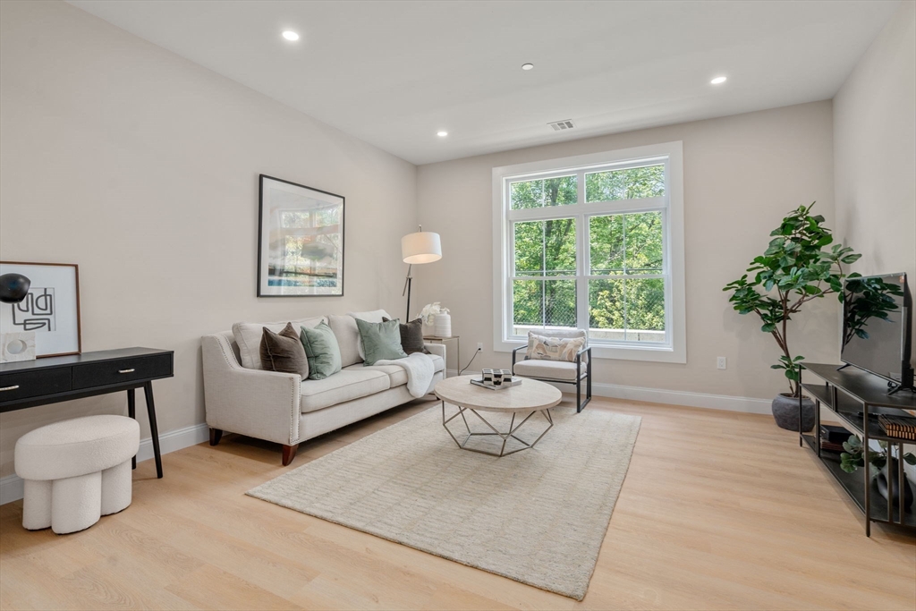 7 Cross St #302 in Wilmington