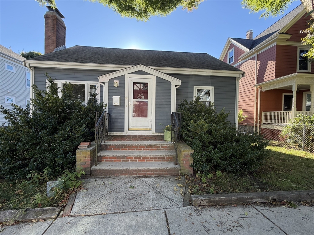 32 Aldrich St in Roslindale