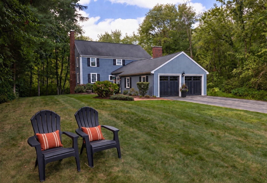 9 Flintlock Circle in Hingham