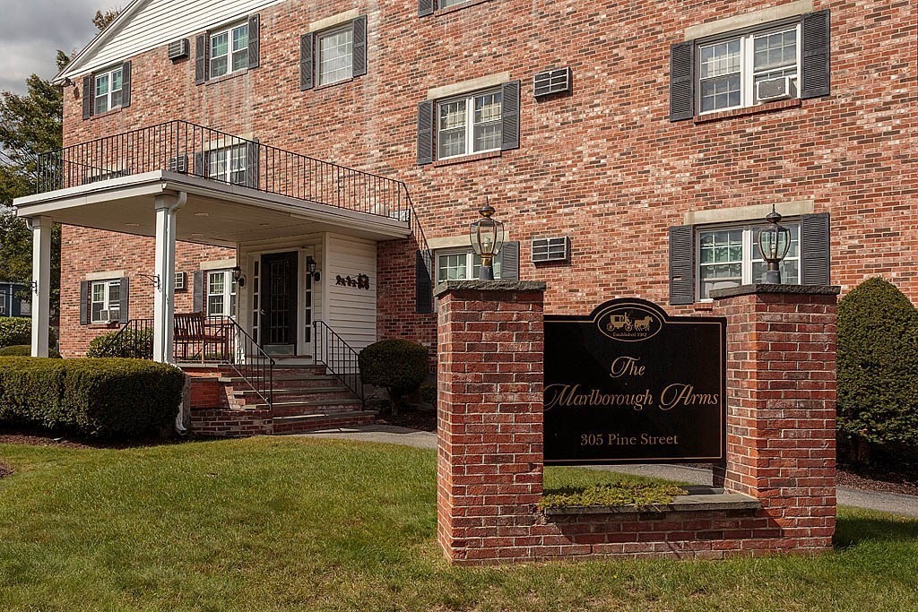 305 Pine St #6 in Lowell