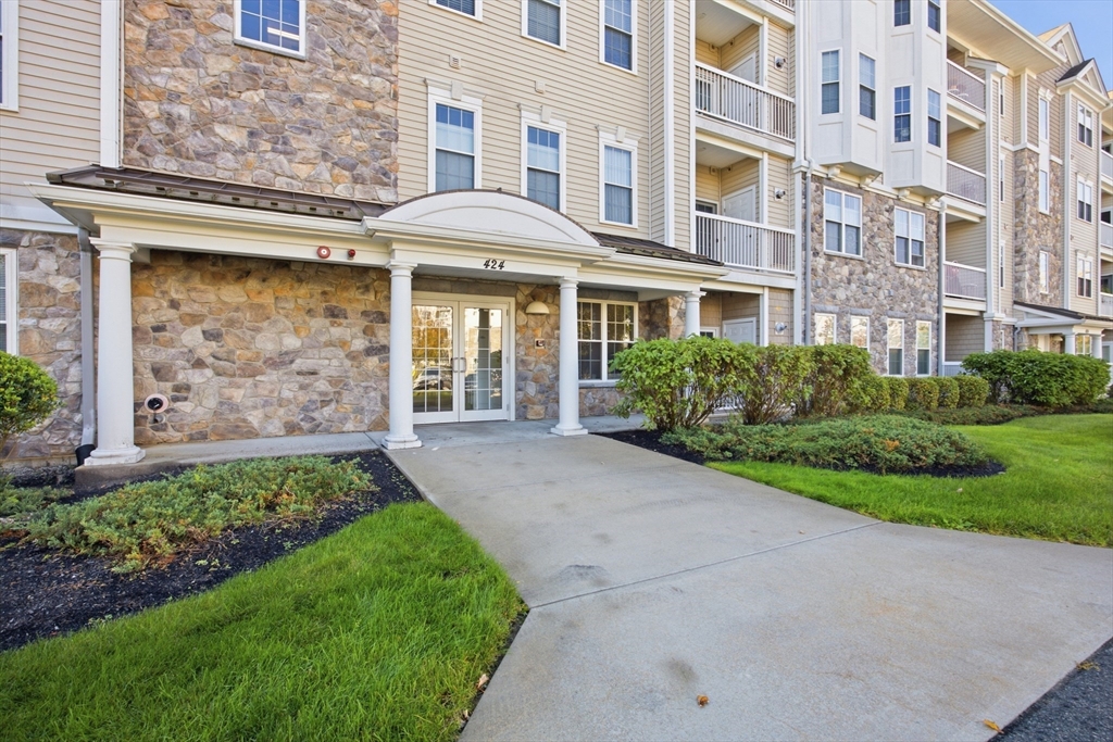 424 John Mahar Hwy #103 in Braintree