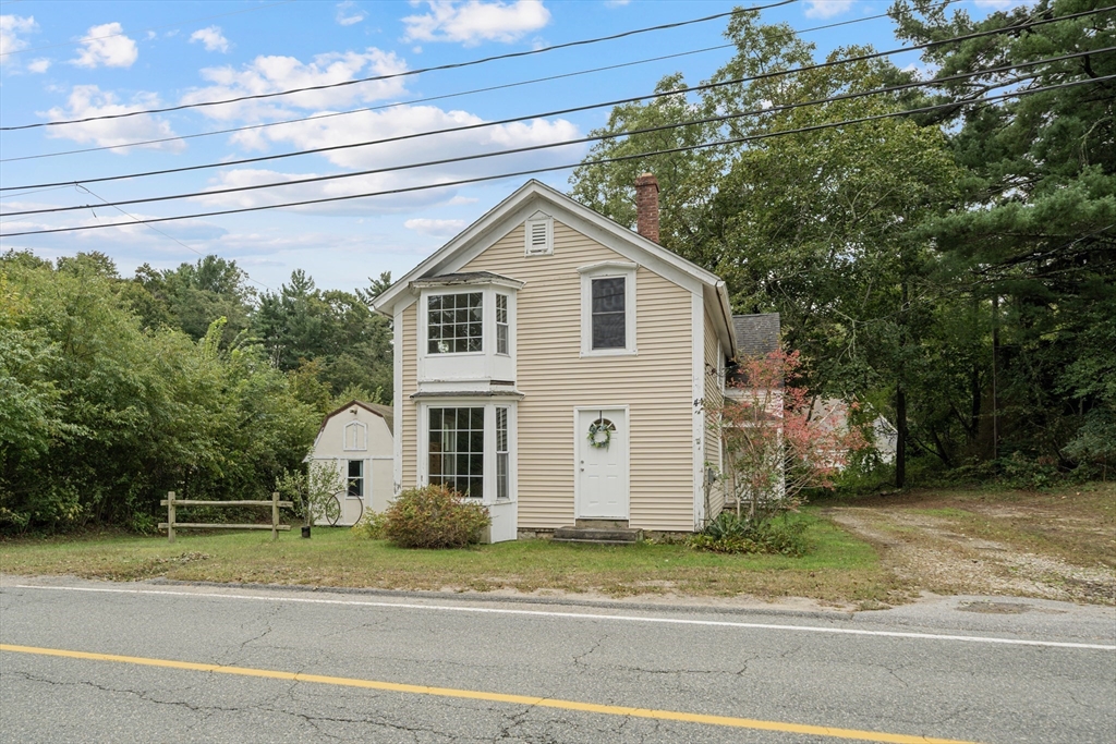 41 Lakeview St in Carver