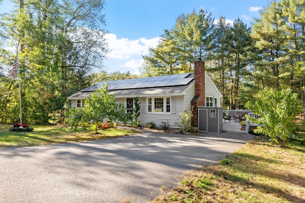18 East St in Pepperell
