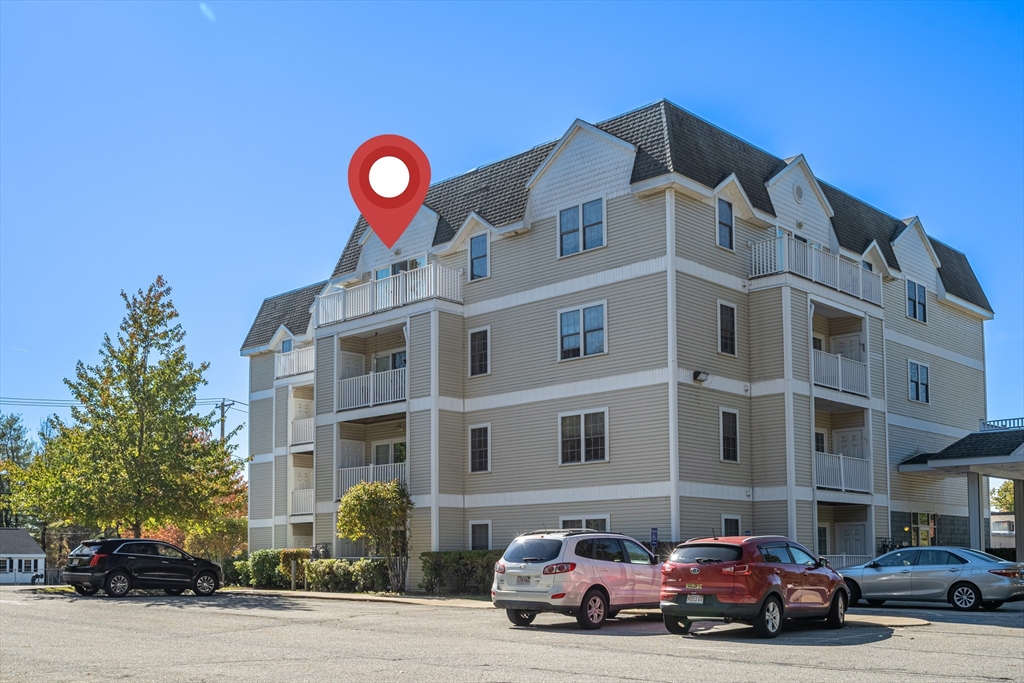 34 Burnham Rd #402 in Methuen
