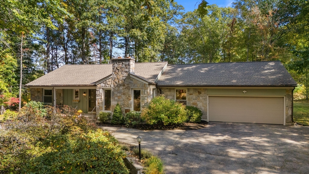 10 Lantern Rd in Framingham