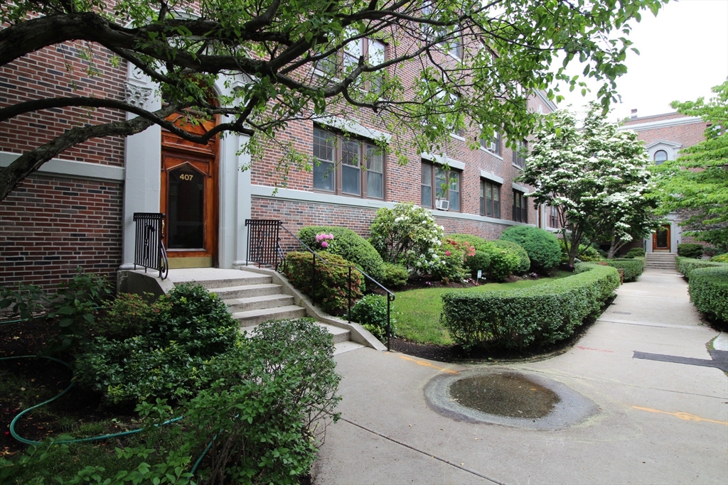 407 Washington St #2 in Brookline